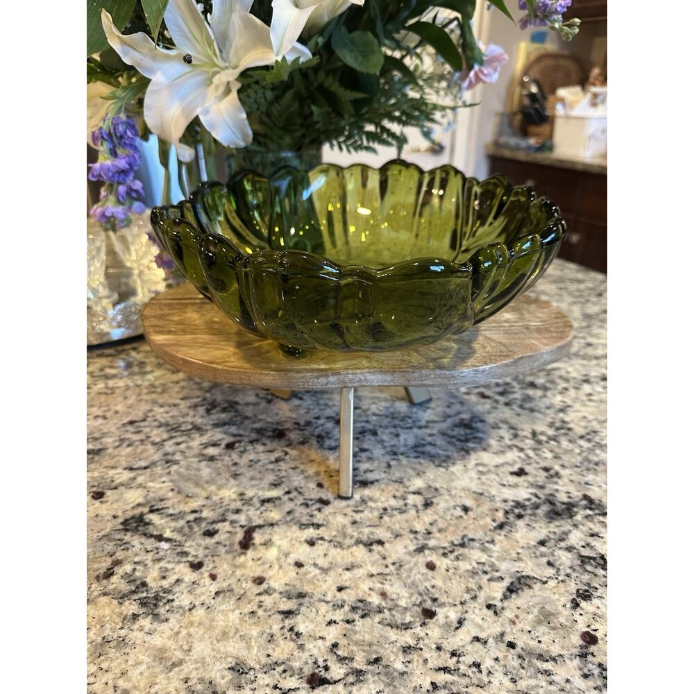 Vintage Indiana Glass Co Green 11" Glass Footed Fruit Bowl Starburst Center